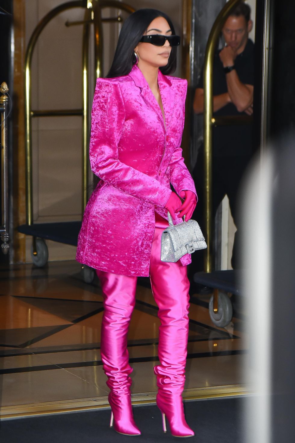 Pink Outfits Icons: Cultural & Celebrity Influence插图